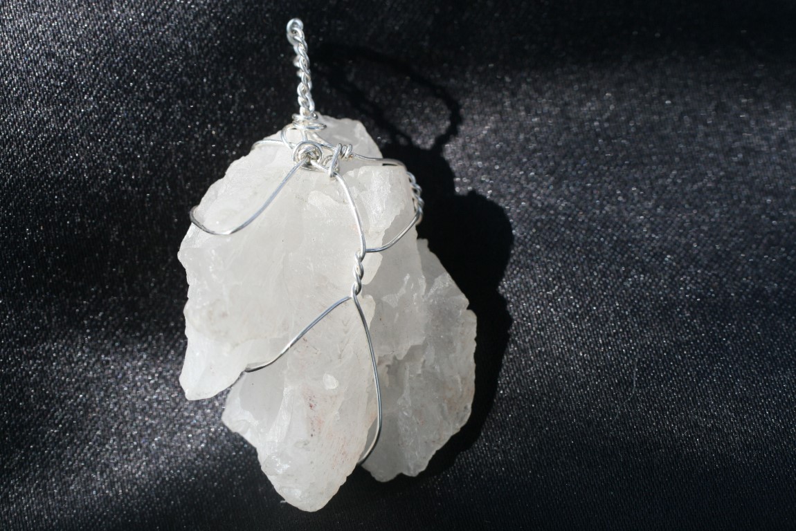 Nirvana Quartz White Pendant helps us overcome feelings of unworthiness 5257